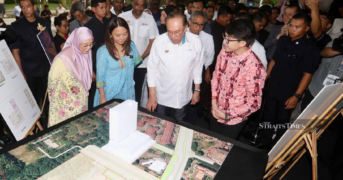 Anwar Defends Urban Poor Rights Amid Bukit Kiara Development Project