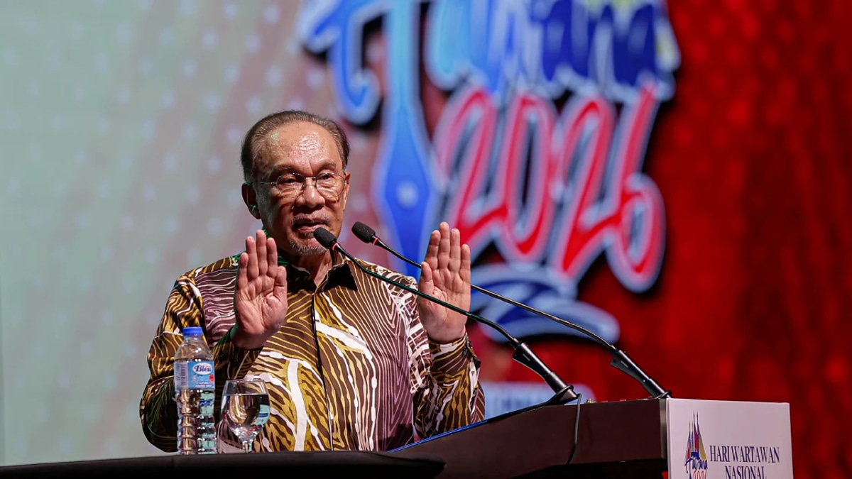 Anwar Backs Nallini Appointment as Media Council Chairman to Restore Public Confidence