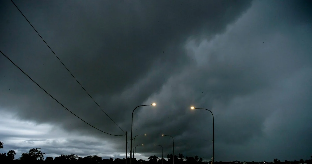 Thunderstorms and Heavy Downpours Expected Across Malaysia Until Evening
