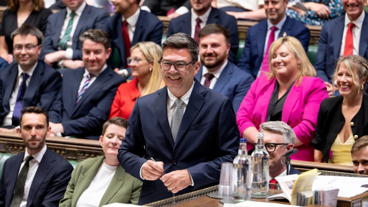 Andy Burnham Eyes British Leadership as Labour Enters New Era