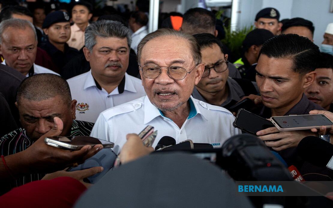 Anwar Warns Government Officials Against Attacking Unity Coalition During State Campaigns