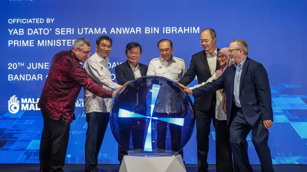 Anwar Appoints Semiconductor Industry Adviser to Bridge University-Business Gap