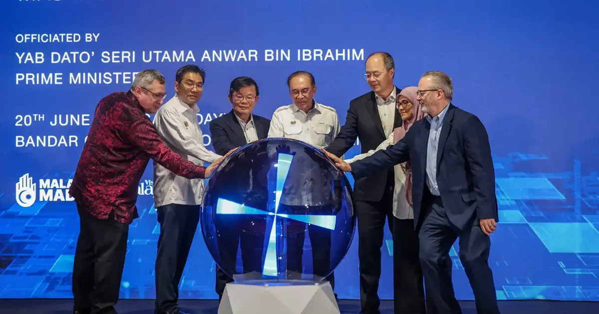 Anwar Appoints Semiconductor Industry Adviser to Bridge University-Business Gap