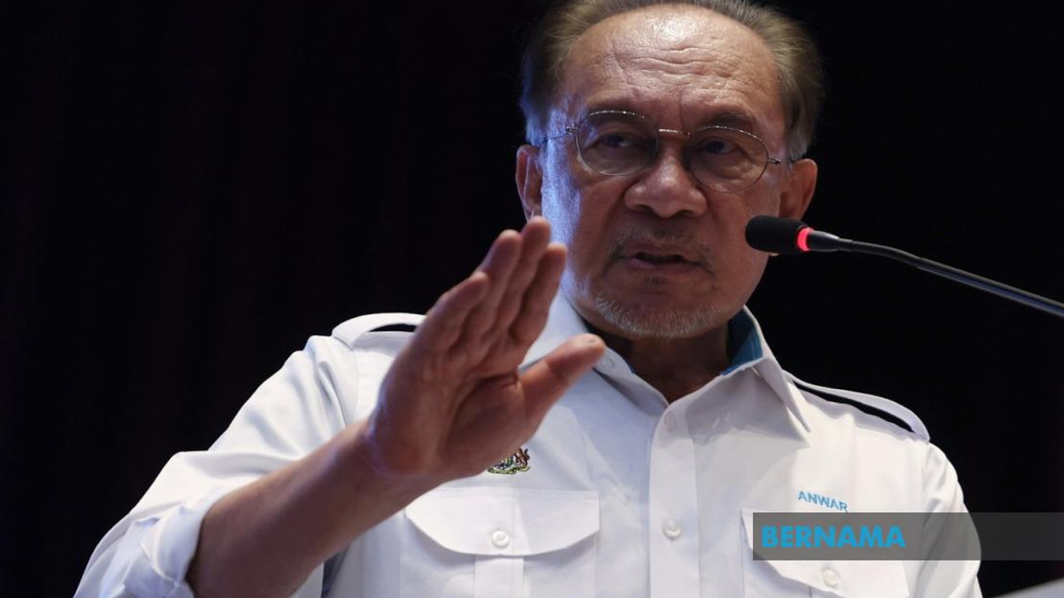 Malaysia's Civil Service Drives 8-Spot Jump in Global Competitiveness Rankings