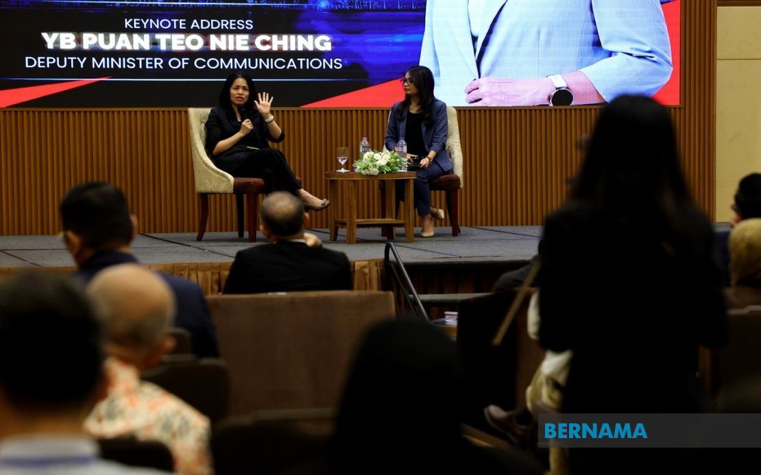 Civil Servants Must Avoid Inflammatory Language and Sensitive Topics, Says Teo