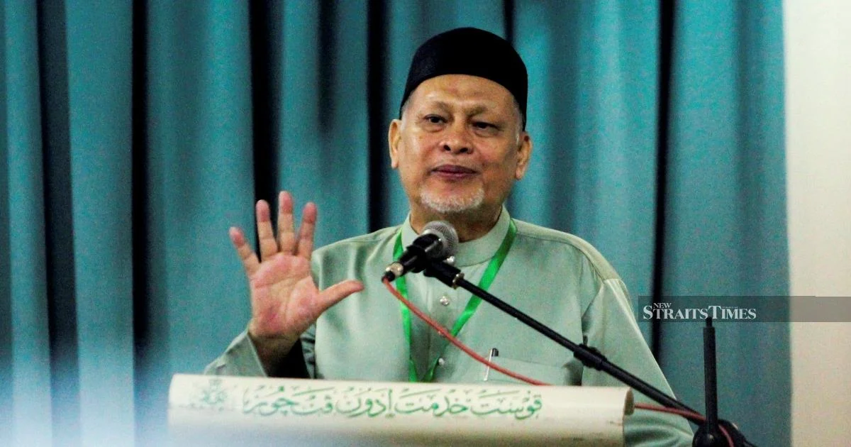 PAS Criticises Muhyiddin's Unilateral Decision on PN Logo Use in State Elections