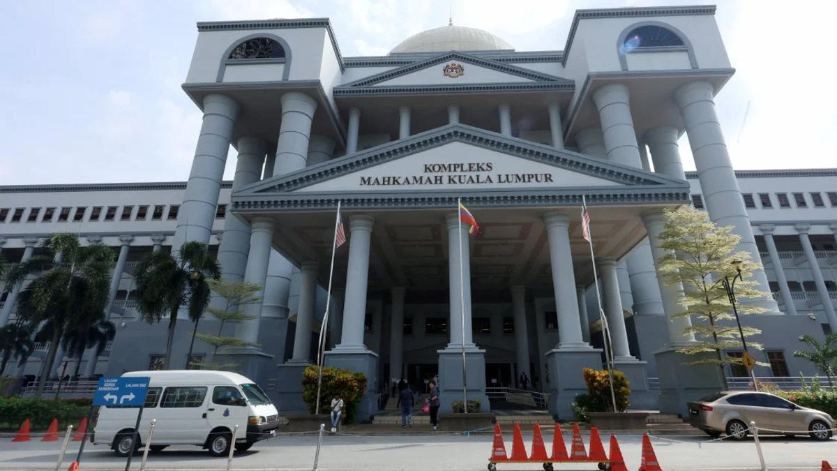 Statutory Body CEO Charged With Soliciting RM1 Million in Sports Facility Bribes