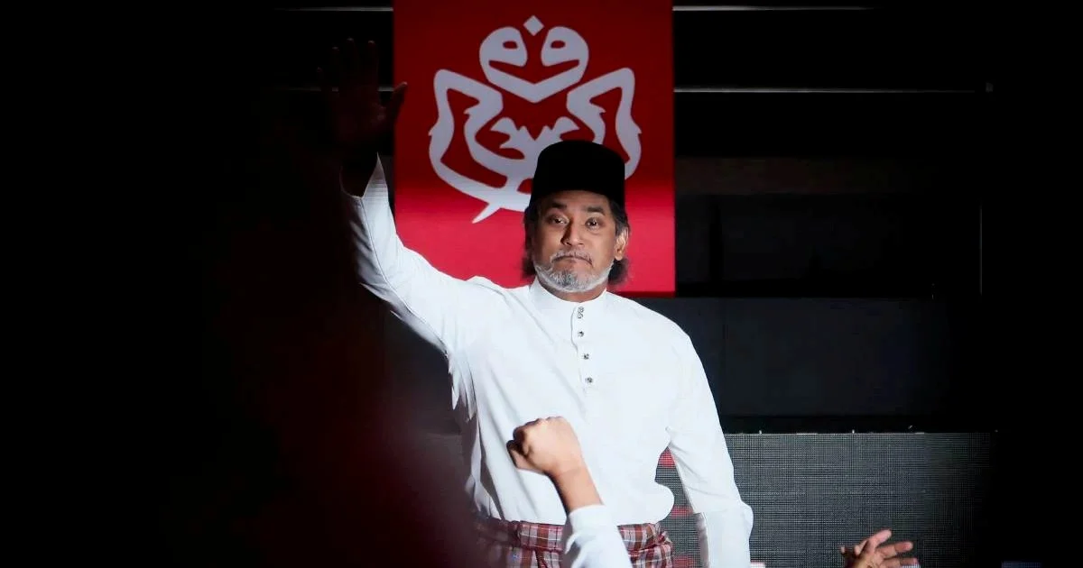 Khairy Steps Back from Negri Sembilan Candidacy Call, Defers to Umno Leadership