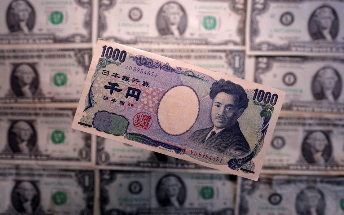 Japanese Yen Surges Past 158 to Dollar as Market Speculation Swells Over Government Intervention
