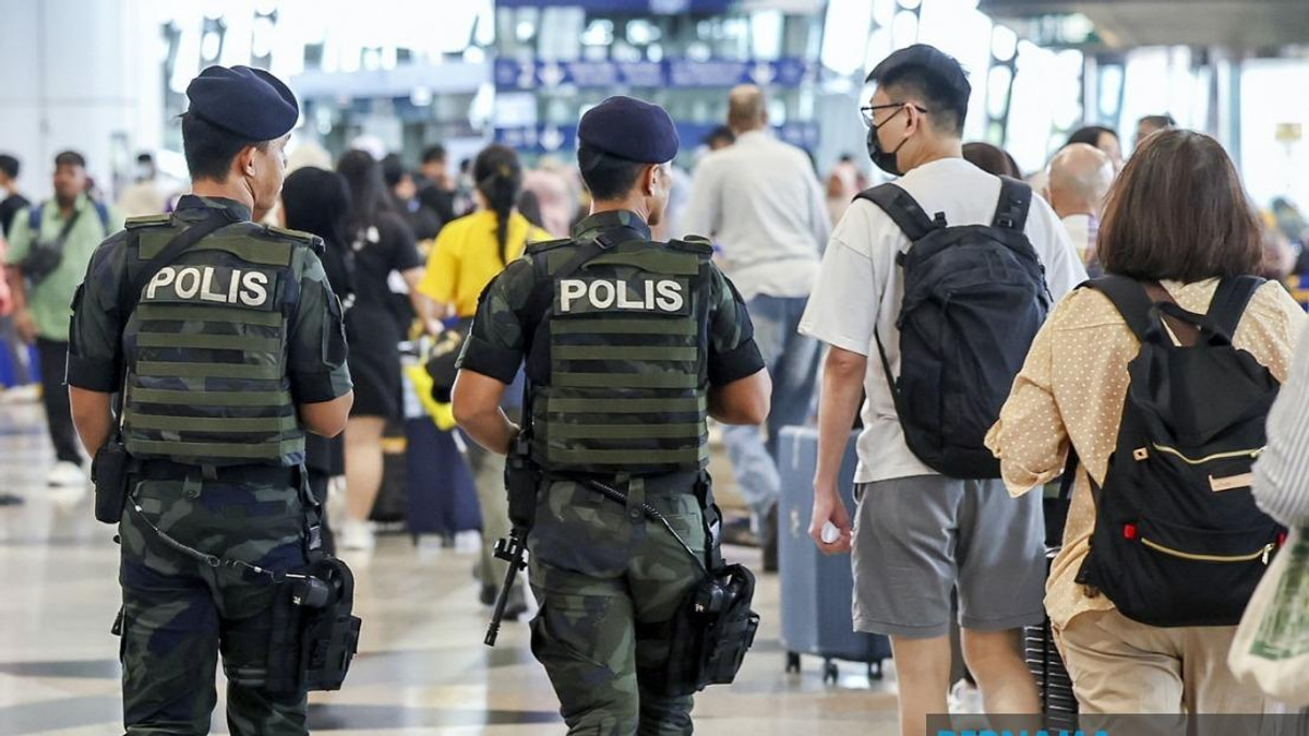 Malaysia To Deploy Police Officers To Airport Security Units Following Pilot Drug Arrest