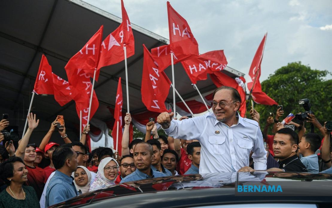 Anwar's Campaign Trail Energises Pakatan Harapan Push in Johor Election