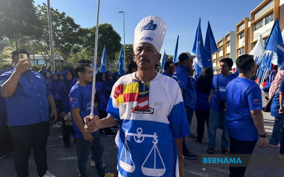 Selangor Retiree Digs Deep Into Savings to Support Onn Hafiz in Johor Election