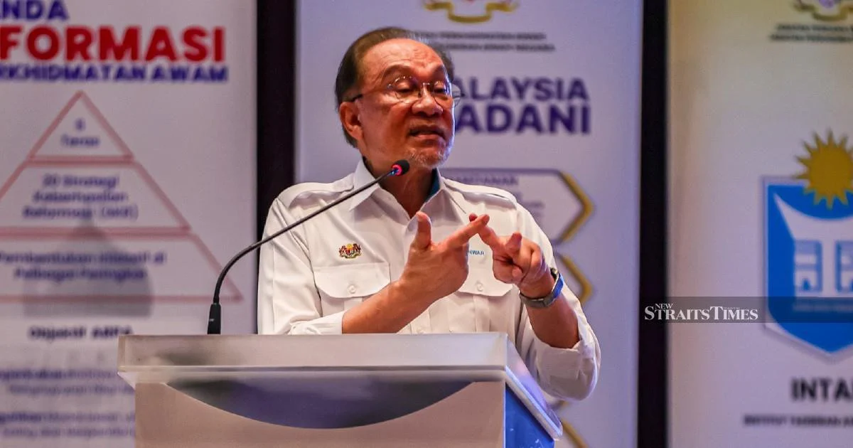 Anwar Defends Mat Sabu's Remarks, Calls for Political Restraint