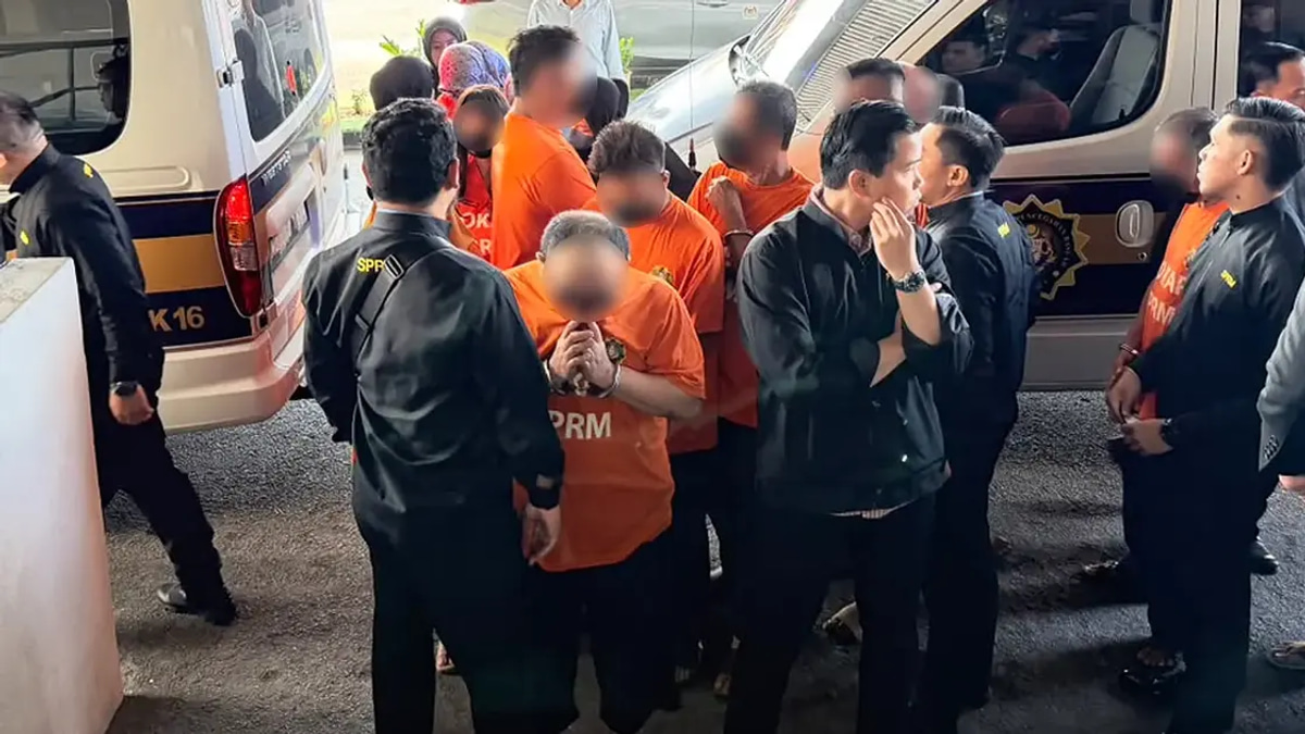 Government Agency Director Among 13 Arrested in RM2.5 Million Corruption Investigation