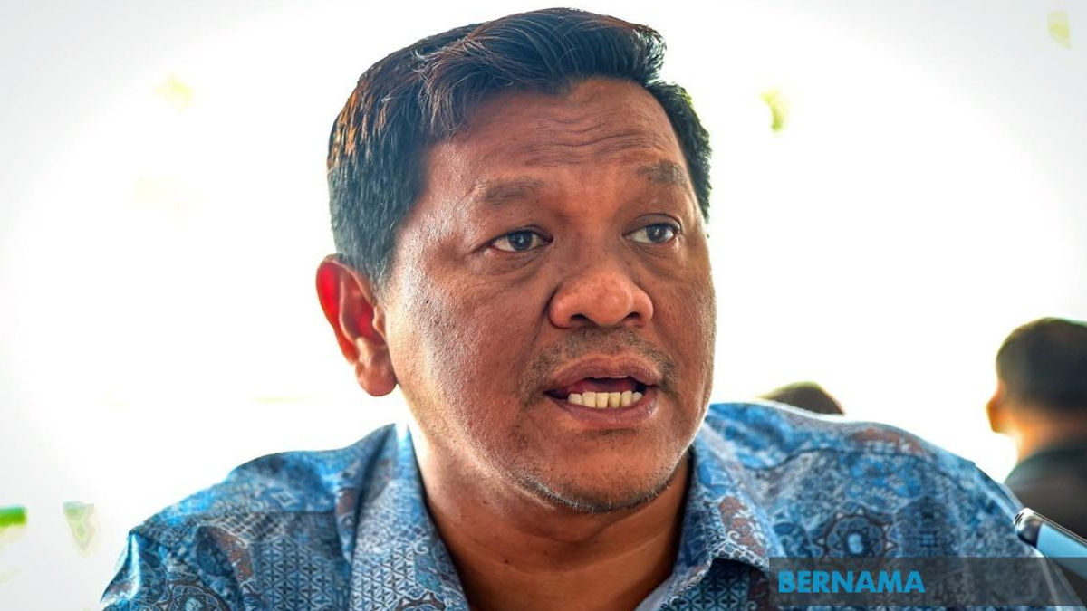 200 Motorcyclists in Renggam Receive RM5 Fuel Vouchers Under Government Outreach Drive