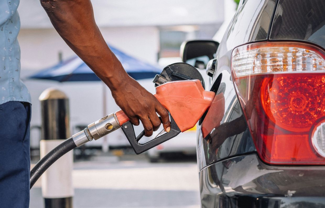 US Petrol Giants Sued Over Alleged AI Price-Fixing Scheme in California