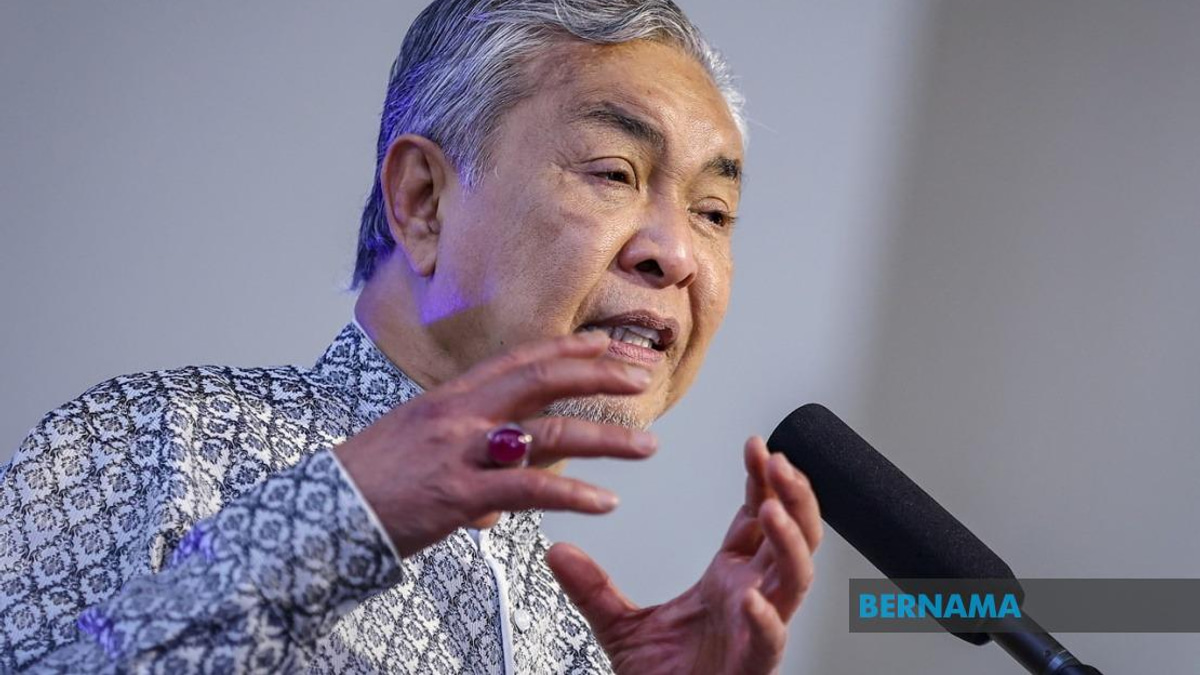 Ahmad Zahid Urges Johor Rivals to Focus on Vision, Not Old Grievances