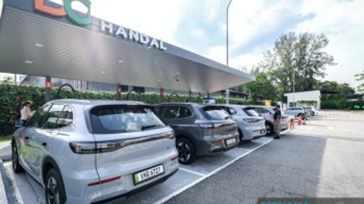 Malaysia Embraces Market-Driven Approach for EV Charging Prices, Rejects Government Controls