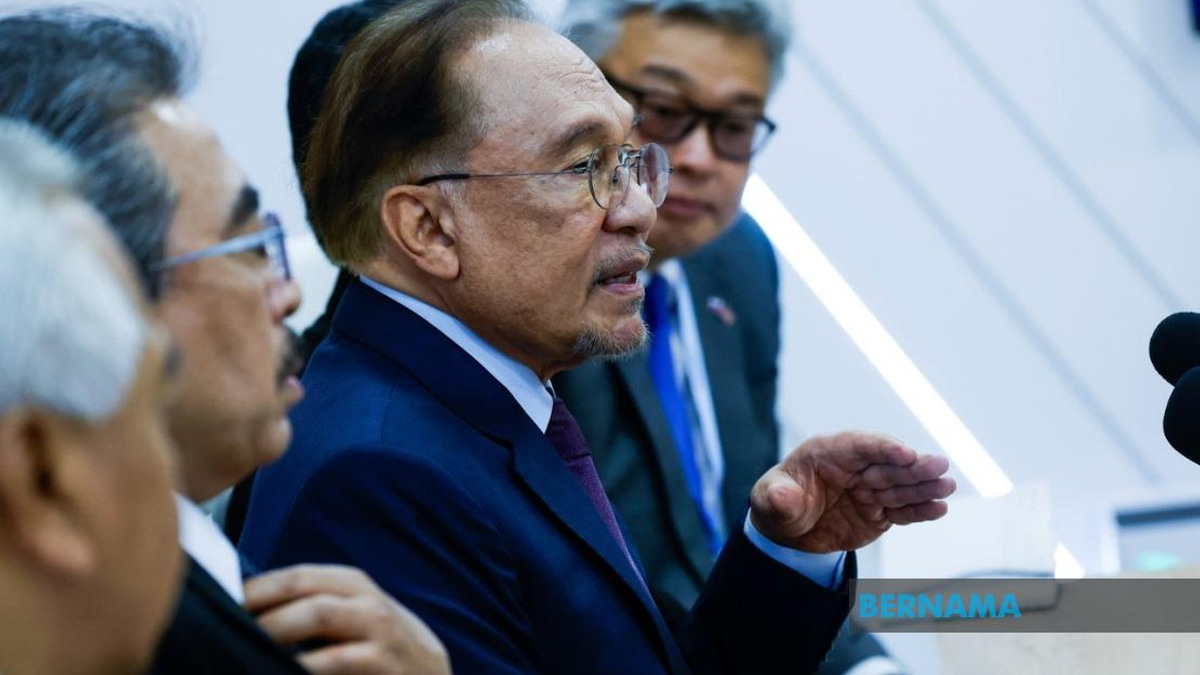 Anwar's Kazan Diplomacy Secures Long-Term Russian Energy Supplies for Malaysia