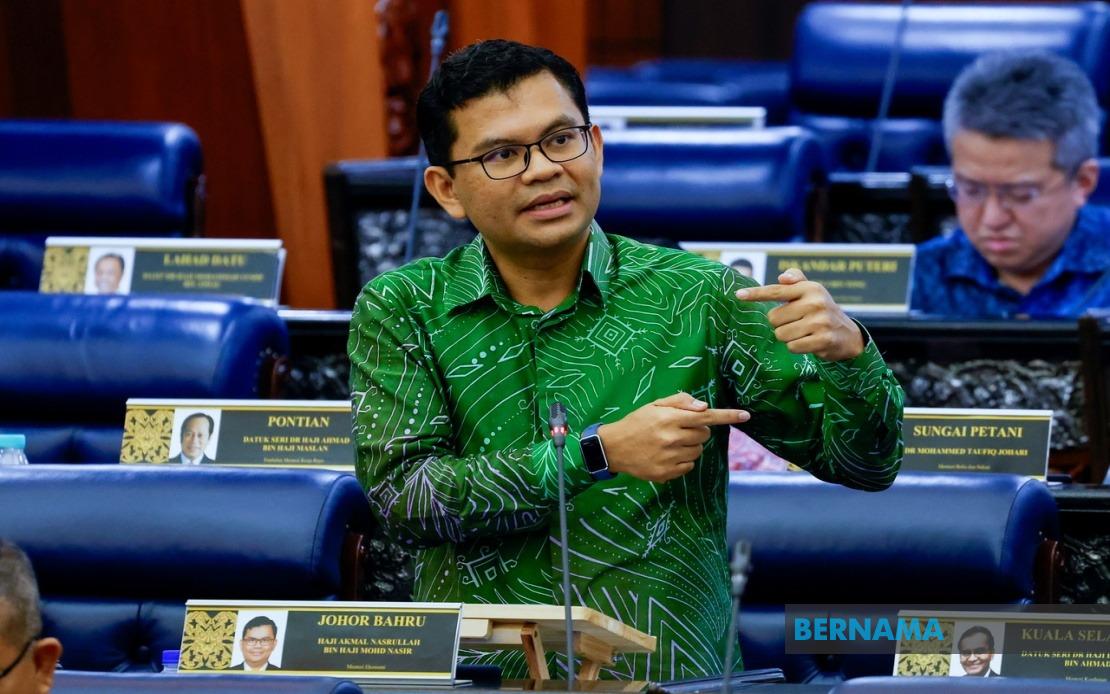 Malaysia's Labour Market Shows Resilience as Job Losses Decline, Minister Says