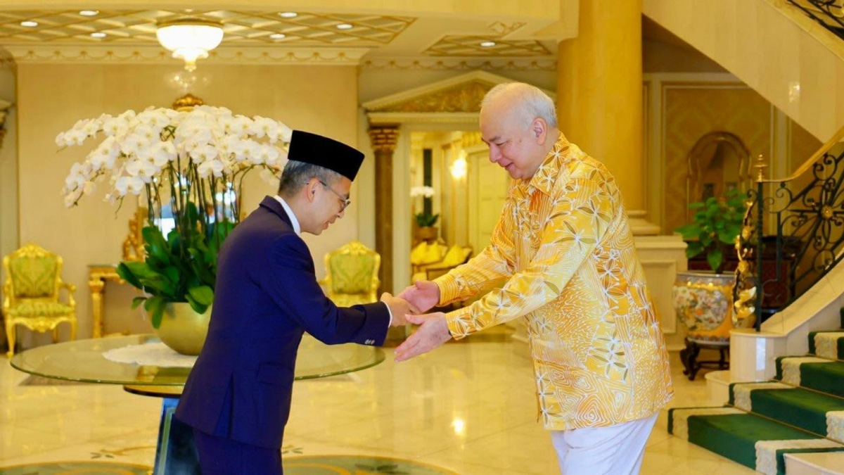 Perak Ruler Apprised of Digital Infrastructure and Online Safety Push
