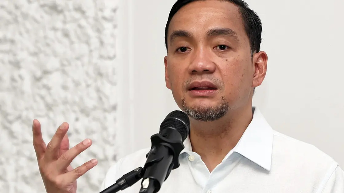 Johor Menteri Besar Should Let Actions Speak, Avoid Royal Institution in Political Disputes