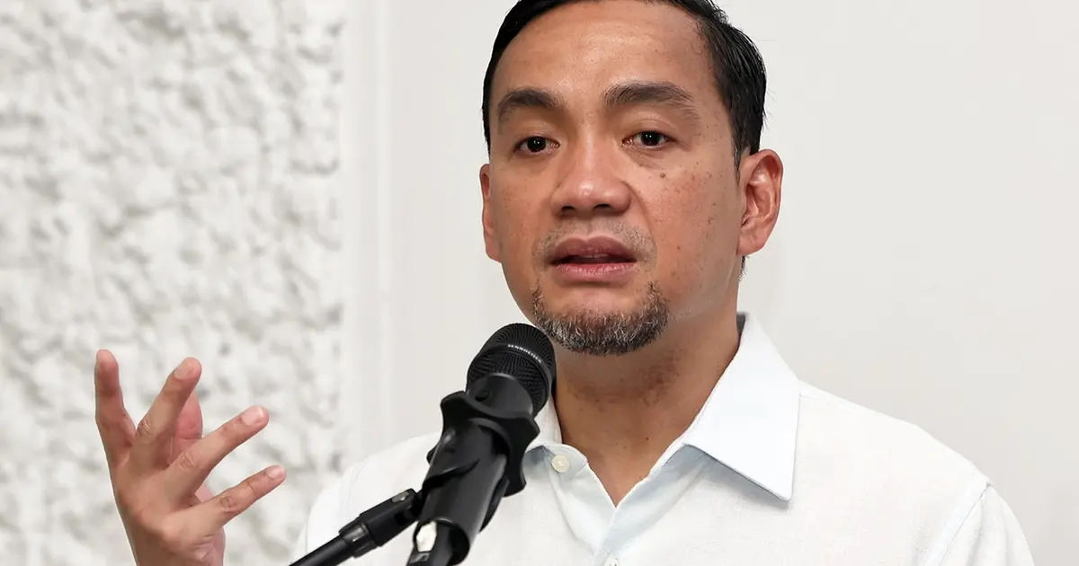 Johor Menteri Besar Should Let Actions Speak, Avoid Royal Institution in Political Disputes