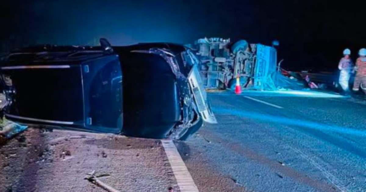Three media officers in DPM's entourage injured in East Coast Expressway pile-up