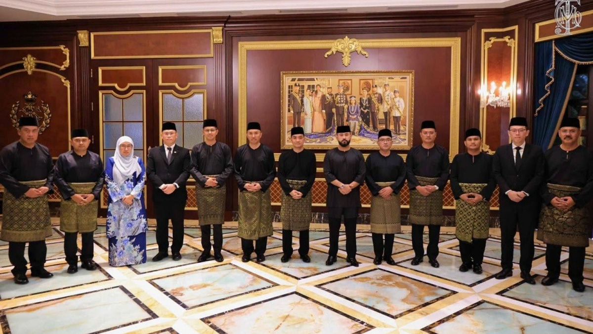 Ten Johor Assemblymen Sworn Into State Cabinet Following BN Election Victory