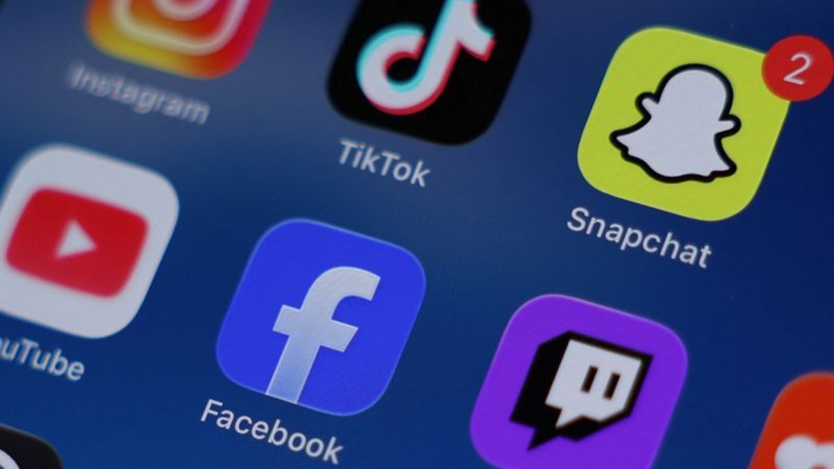 Strong bipartisan support emerges for tighter regulation of social media platforms, Reuters/Ipsos poll shows